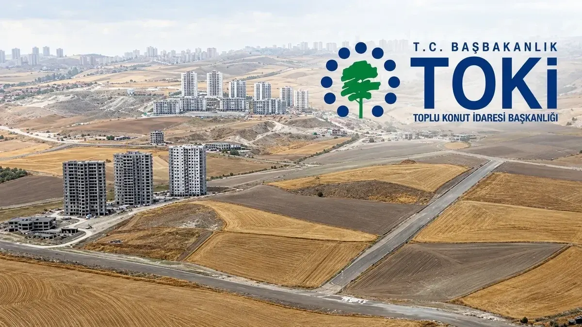 TOKİ logosu ve arka planda arsa parselleri ile TOKİ konut blokları