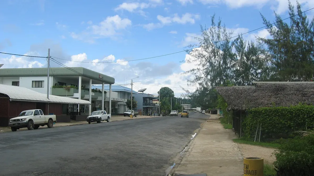 Vanuatu'nun Luganville kentinde ana cadde
