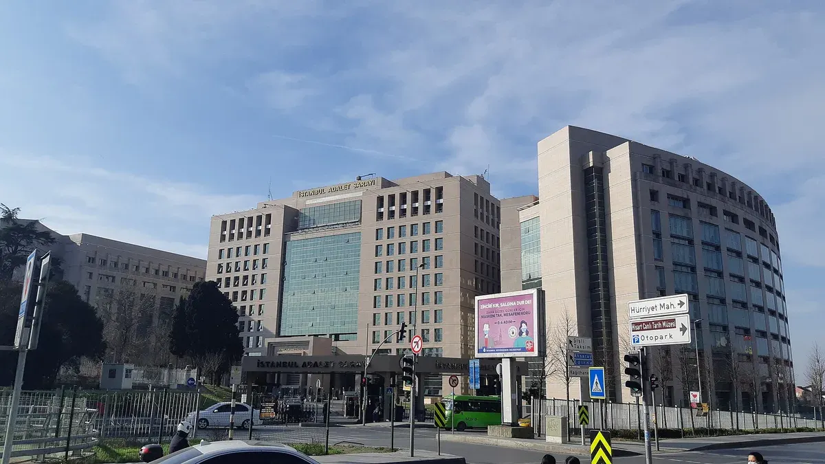 İstanbul Çağlayan'daki Adalet Sarayı binası