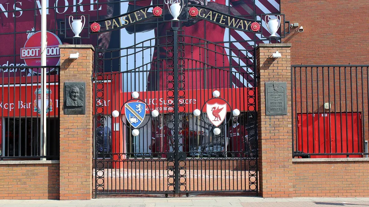 Liverpool'un Anfield stadındaki Paisley Kapısı